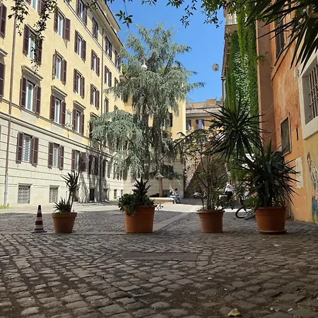 Apartment In The Heart Of *